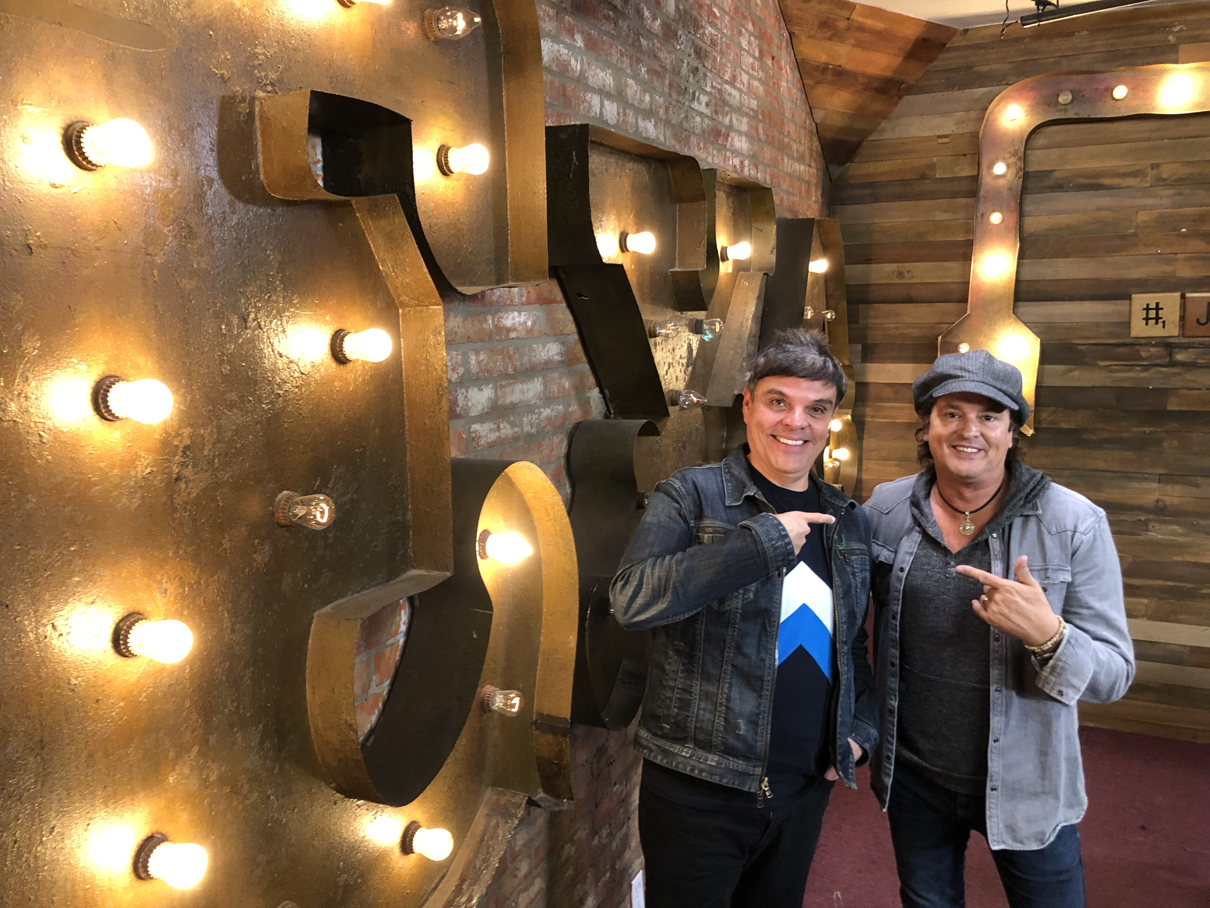 Jessie Cervantes con Carlos Vives